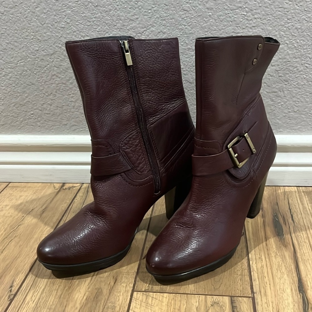 Clarks Women's Athletic Shoes - Burgundy